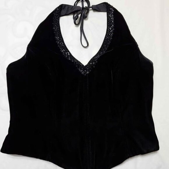 Formal 3 pieces. Size 12. Black velvet halter top. Green skirt and shawl - Picture 1 of 8